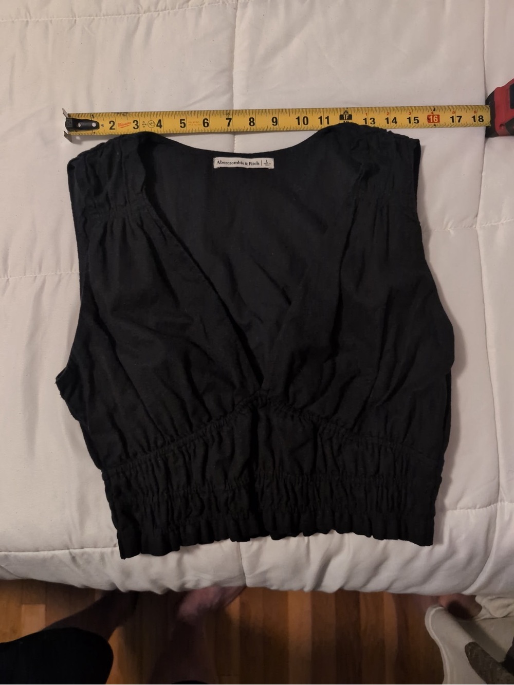 Abercrombie & Fitch Black Ruched V-Neck Crop Top - Picture 4 of 6